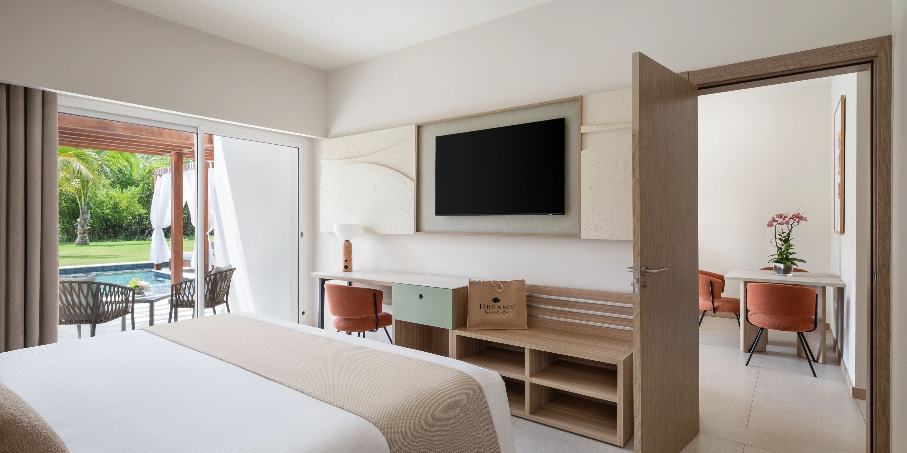 Dreams Royal Beach King Swim Out 1